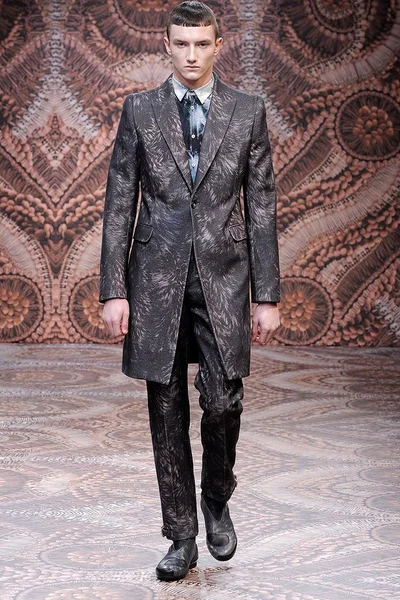 Look 27
